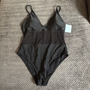 Women's NWT‎ Alluring See Through Middle One-Piece Swimsuit - Cupshe Large Black